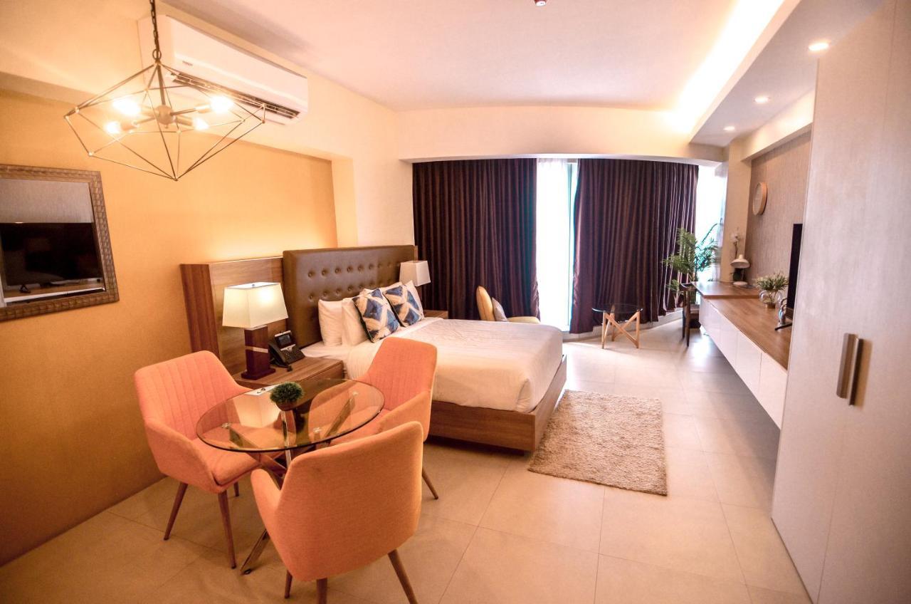 Aeon Suites Staycation Managed By Aria Hotel Davao City Exteriör bild